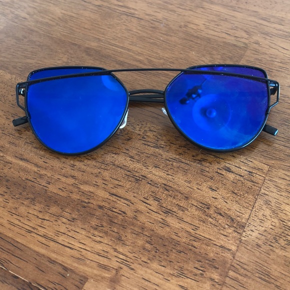 sunglasses - Picture 4 of 4